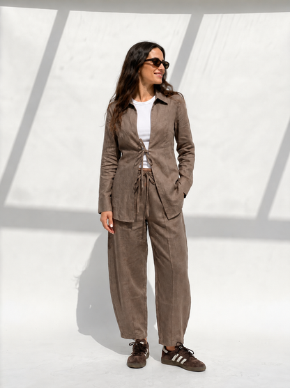 Waist-Fitted Linen Shirt in Brown
