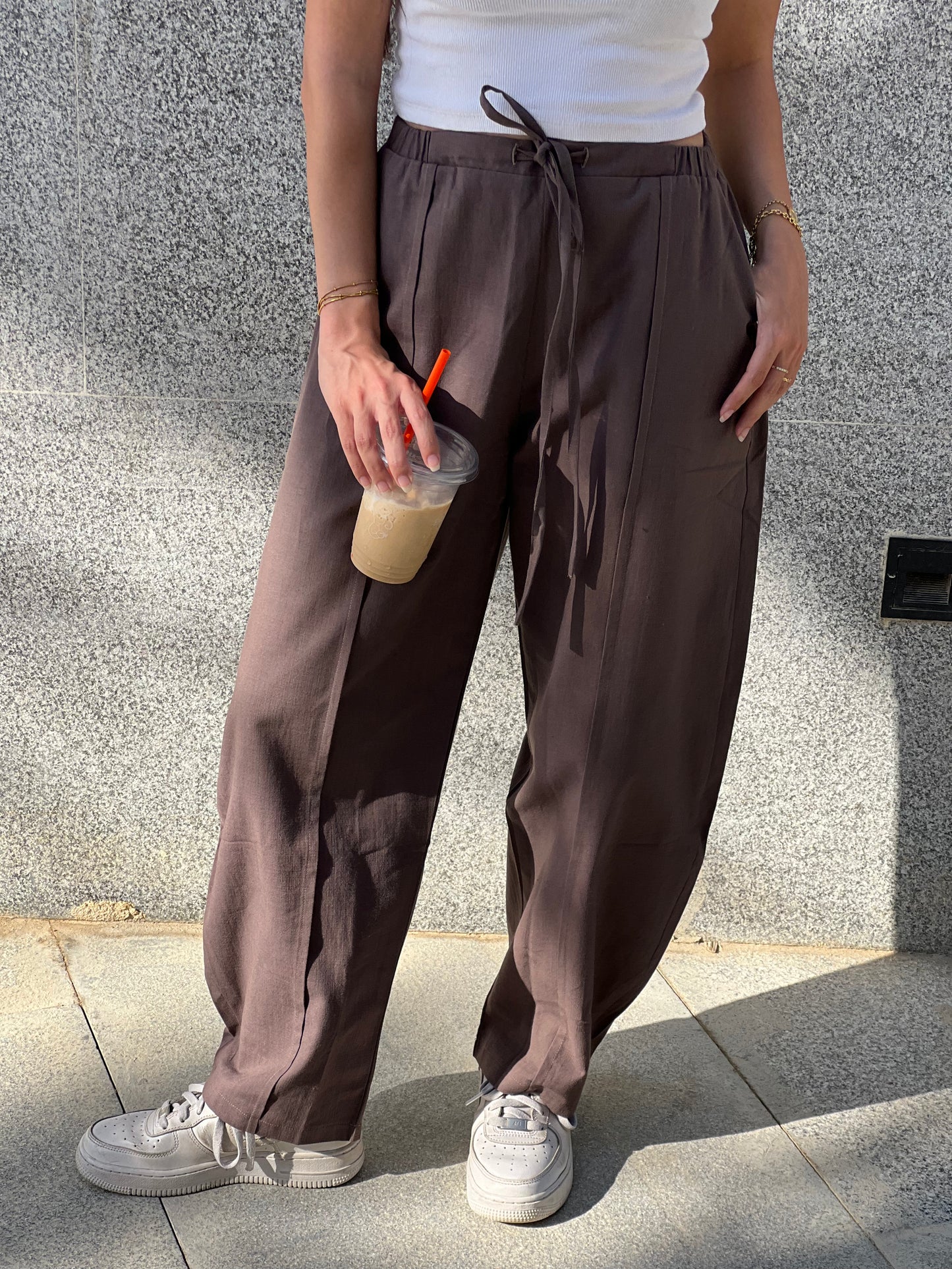 Barrel Linen Pants in Brown