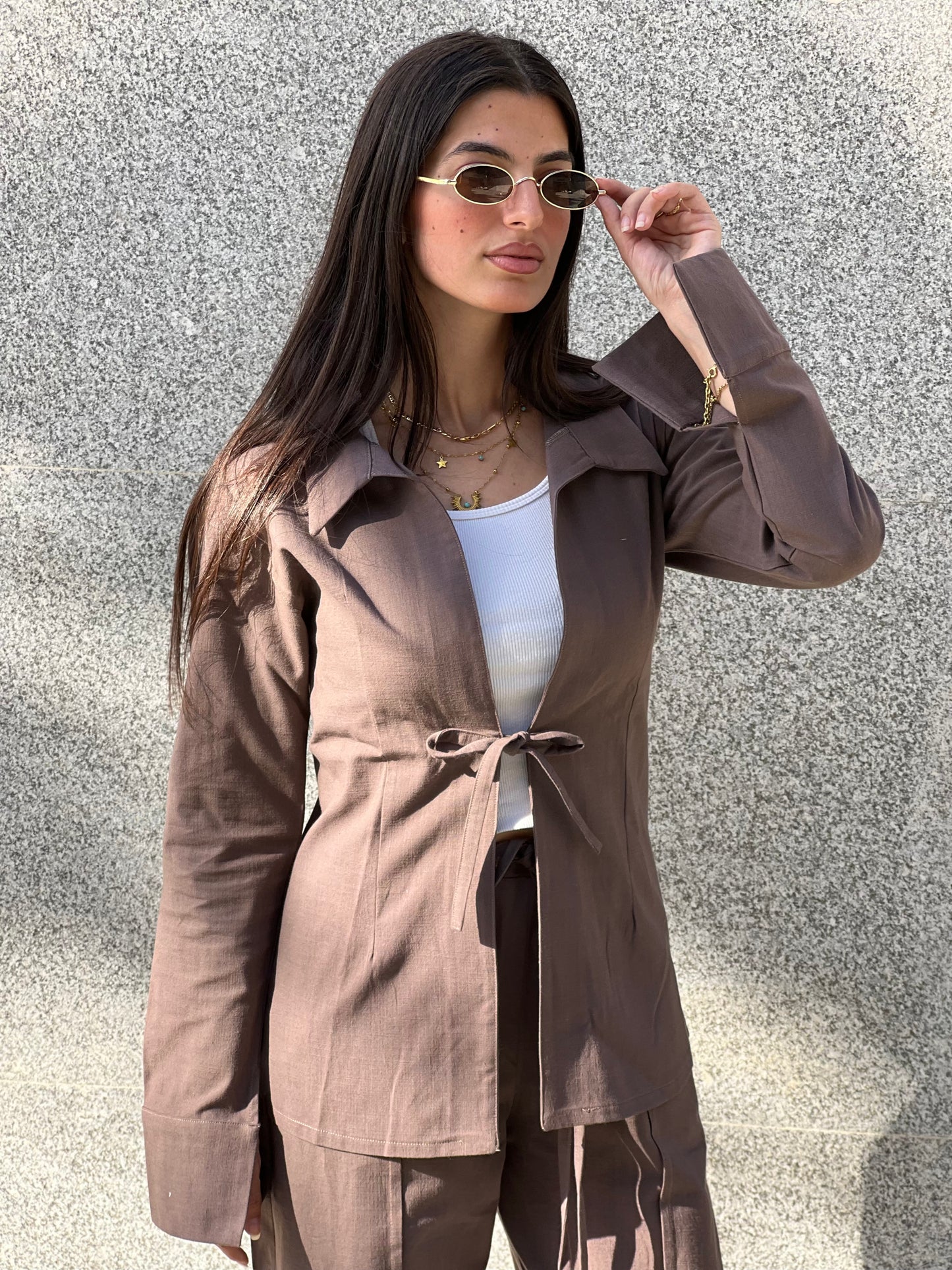 Waist-Fitted Linen Shirt in Brown