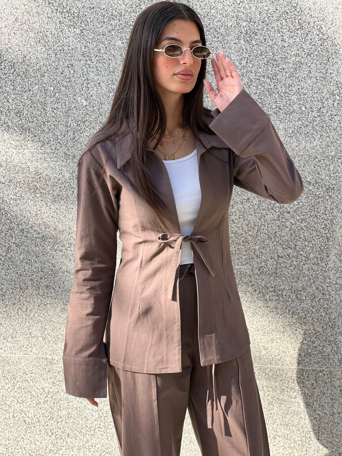 Waist-Fitted Linen Shirt in Brown