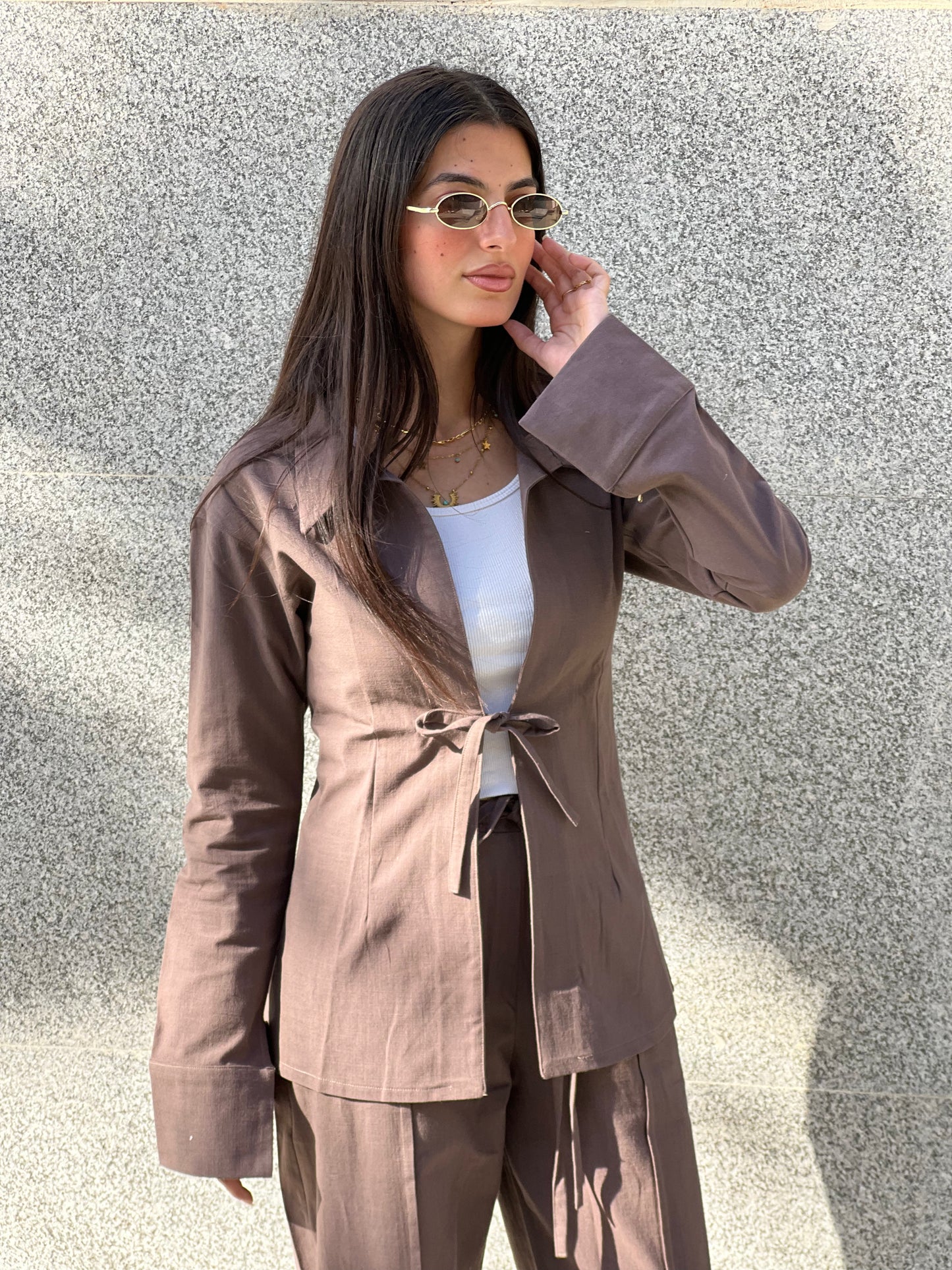Waist-Fitted Linen Shirt in Brown