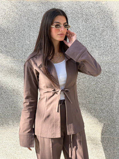 Waist-Fitted Linen Shirt in Brown