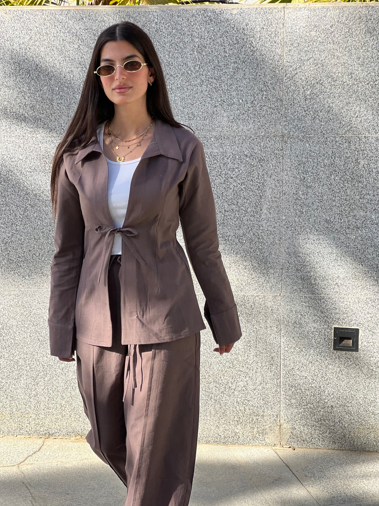 Waist-Fitted Linen Shirt in Brown