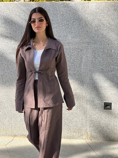 Waist-Fitted Linen Shirt in Brown